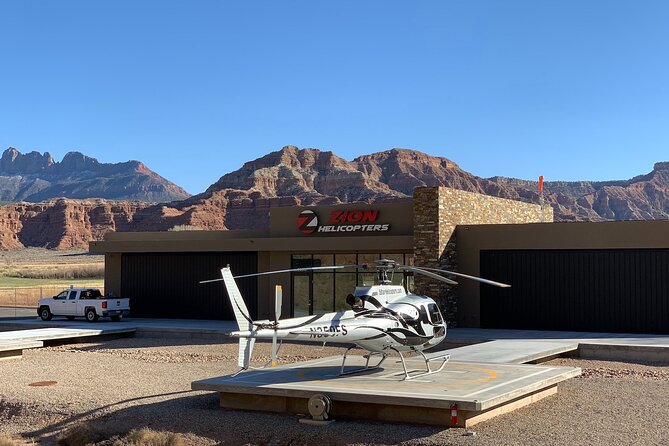 100 Mile Zion National Park Panoramic Helicopter Flight - Seeing Zion from the edge, not straight over the park