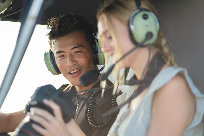 18 Minutes SHARED Helicopter Tour in Honolulu - The small cabin makes a difference