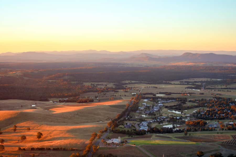 20 Minute Helicopter Scenic Flight Hunter Valley - Leaving Cessnock Airport for the first views