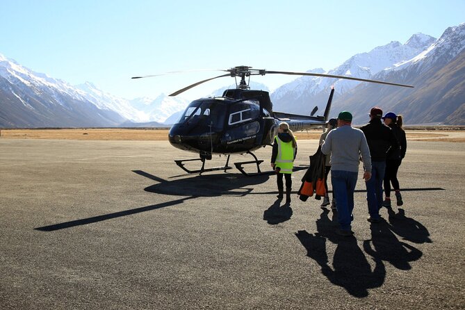 25-Minute Helicopter flight including an alpine landing - A short flight with a serious mountain view