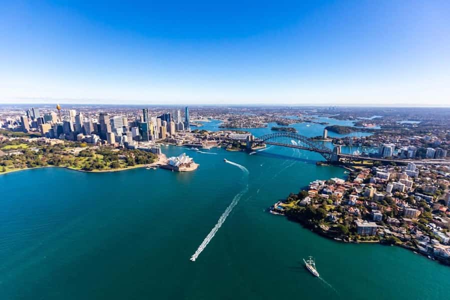 30 Minute Shared Sydney Harbour Scenic Helicopter Tour - What the six-passenger format means