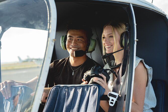 30 Minutes SHARED Helicopter Tour in Honolulu - Waikiki and Diamond Head from the air