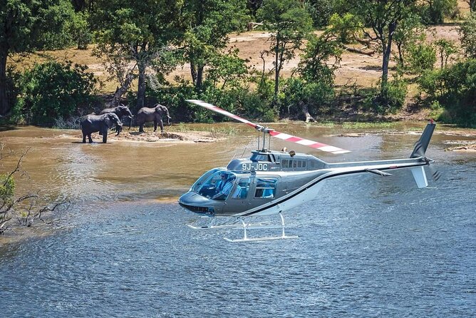 A Helicopter flight Over the Victoria falls - Pickup, group size, and the practical flow