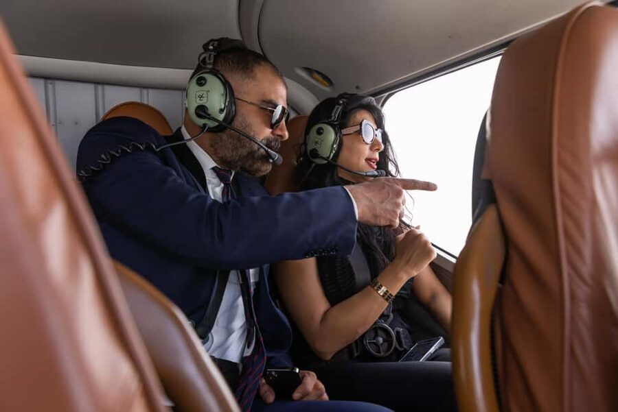 Abu Dhabi: 30min Exclusive Helicopter Tour - Abu Dhabi from Mina Zayed to the open Gulf