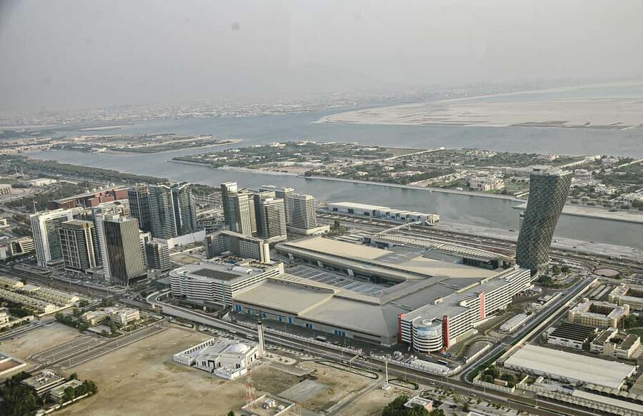 Abu Dhabi: 30min Exclusive Helicopter Tour - Al Hudayriat Island and the turquoise Gulf