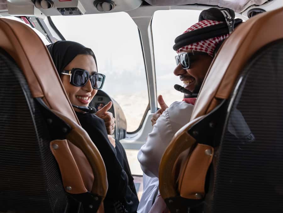 Abu Dhabi: Scenic Helicopter Tour - Palaces, hotels, and Abu Dhabi’s ceremonial center