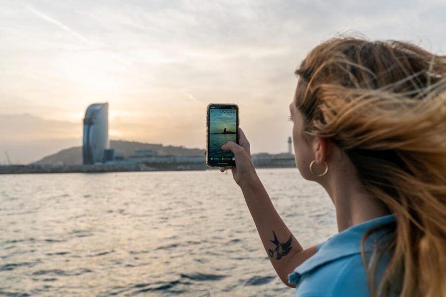 Barcelona: Boat Trip and Panoramic Helicopter Flight - Seeing Barcelona’s shape from a helicopter