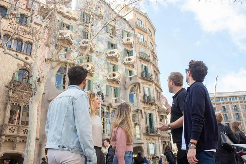 Barcelona: Helicopter, Boat Ride & Old Town Private Tour - Who will enjoy this most