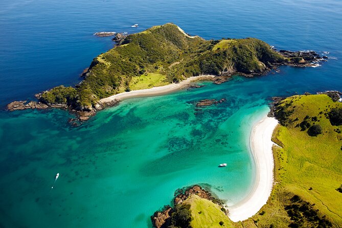Bay of Islands and Hole in the Rock Scenic Helicopter Tour - Seeing the Bay of Islands in one quick sweep