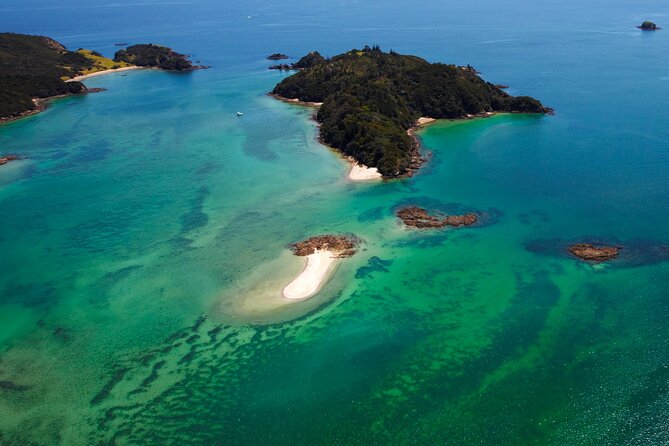 Bay of Islands and Hole in the Rock Scenic Helicopter Tour - Choosing the 35-minute Hole in the Rock landing