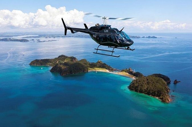 Bay of Islands and Hole in the Rock Scenic Helicopter Tour - The 60-minute flight with a Maori-guided walk