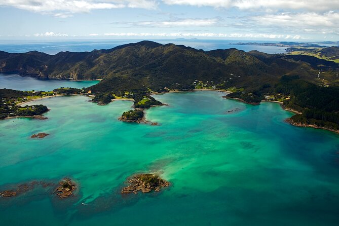Bay of Islands and Hole in the Rock Scenic Helicopter Tour - From Paihia over Russell and Waitangi