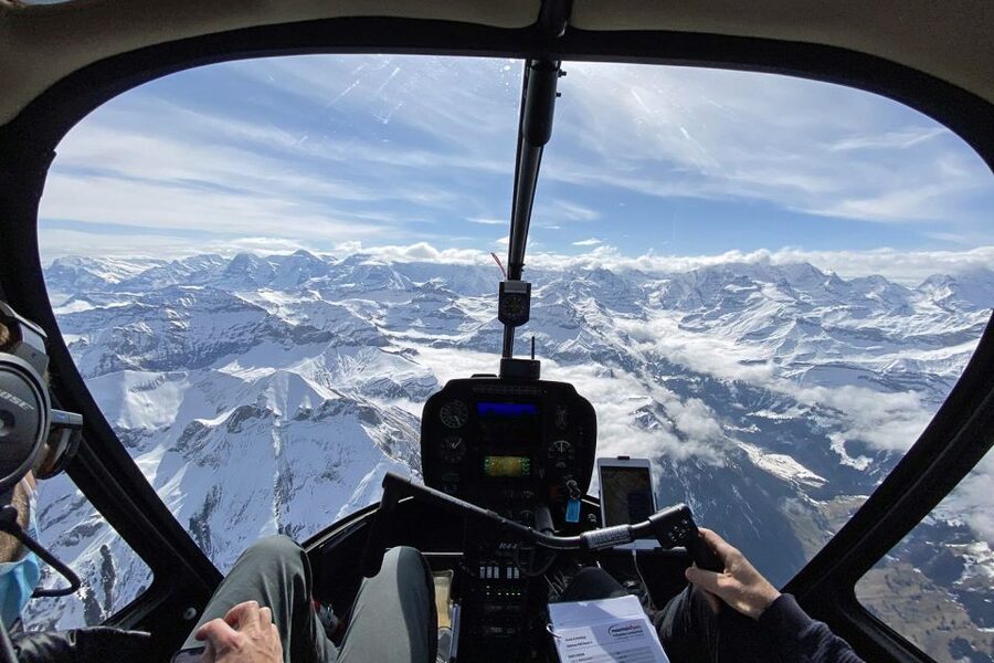 Bern: Private 42-Minute Swiss Alps Helicopter Flight - A private flight with a professional pilot