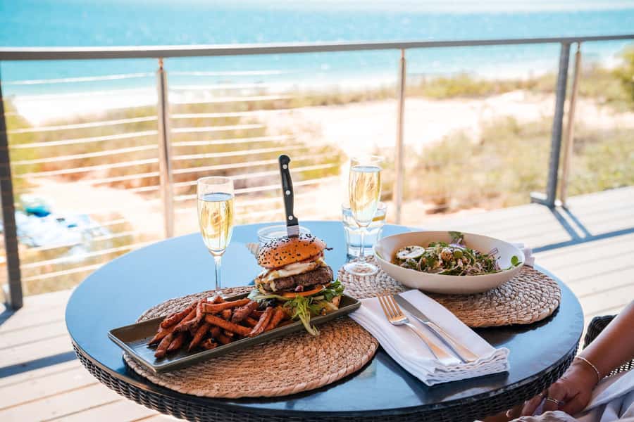 Broome: Edgar Ranges, Eco Beach & Lunch Helicopter tour - A six-hour flight with two very different faces
