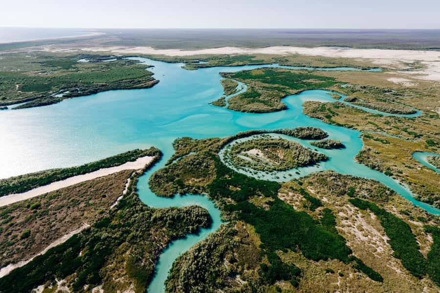 Broome: Helicopter Flight and Willie Creek Pearl Farm Tour - What Makes a Perfect Pearl