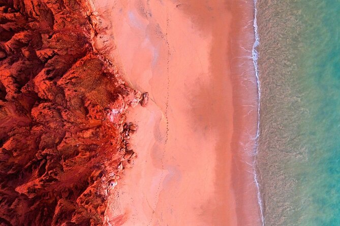 Broome's Cliffs & Coast: 60-Minute Scenic Helicopter Experience - James Price Point and its red fossil cliffs