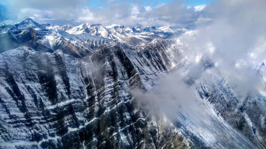Canmore: 25-Minute Three Sisters Helicopter Tour - Past the Goat Range and Mt Turbulent