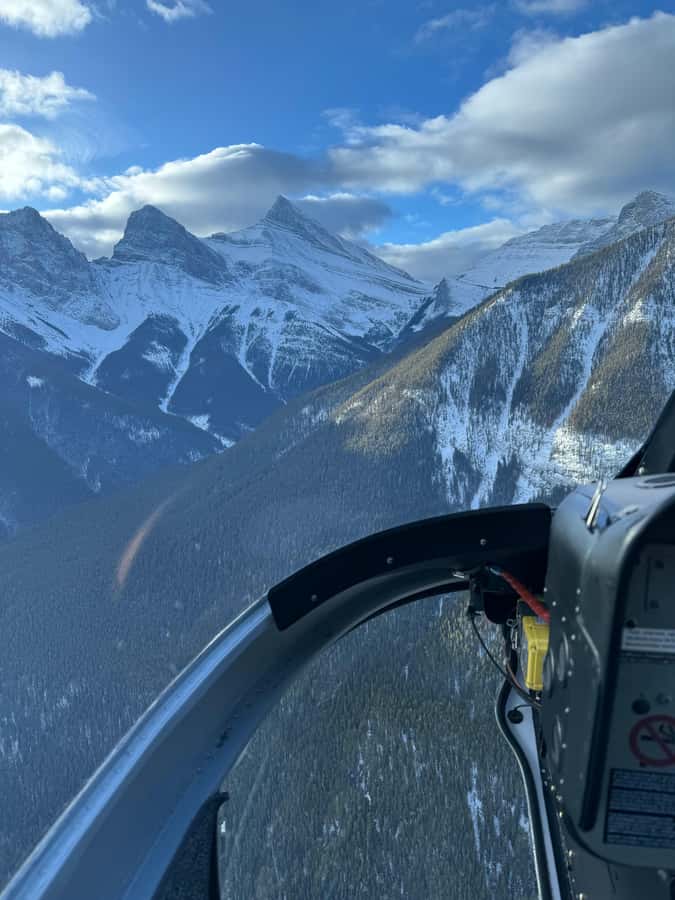 Canmore: 25-Minute Three Sisters Helicopter Tour - Meeting the Three Sisters above Canmore