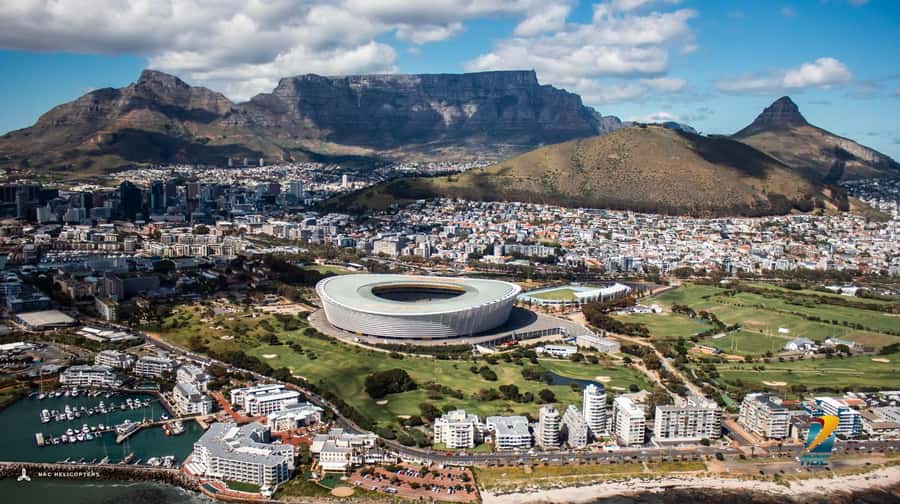 Cape Town: Hopper Helicopter Flight - Camps Bay and the Twelve Apostles