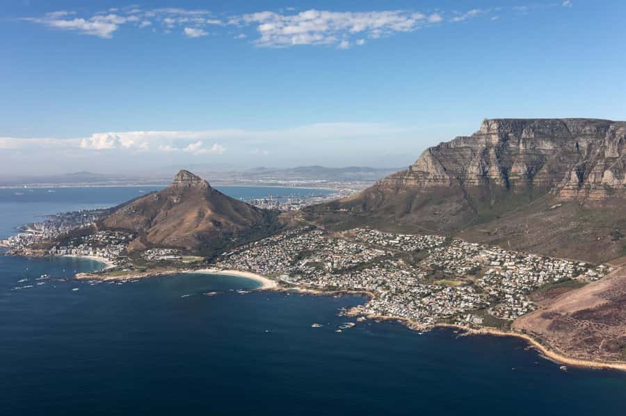 Cape Town Two Oceans Scenic Helicopter Flight - 27min - The sparkling wine finish