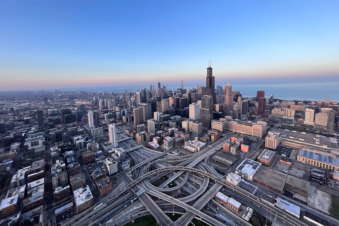 Chicago Helicopter 25-Mile Tour for up to Three Passengers - What You Can See on the Route