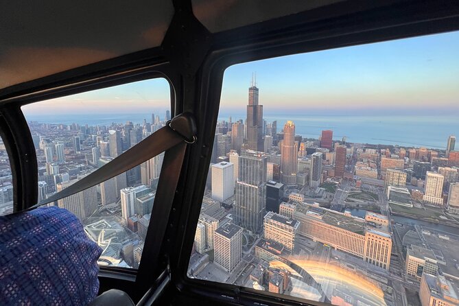 Chicago Helicopter 25-Mile Tour for up to Three Passengers - Timing, Arrival, and the Chicago Meeting Point
