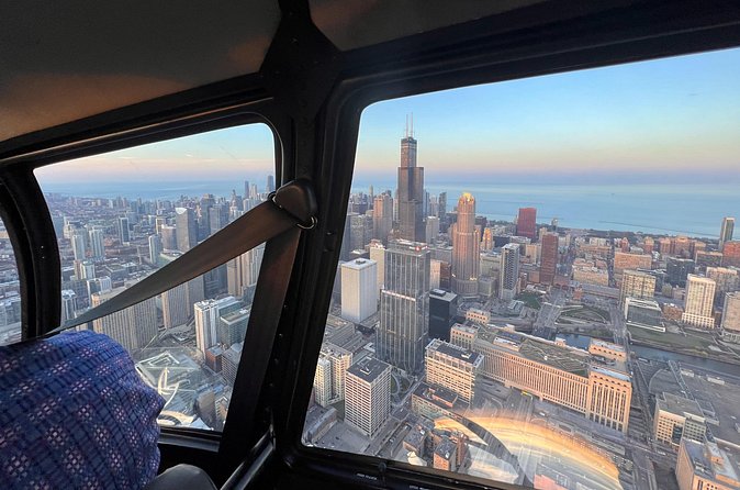 Chicago Helicopter 25-Mile Tour for up to Three Passengers - Booking Advice for a Smoother Day