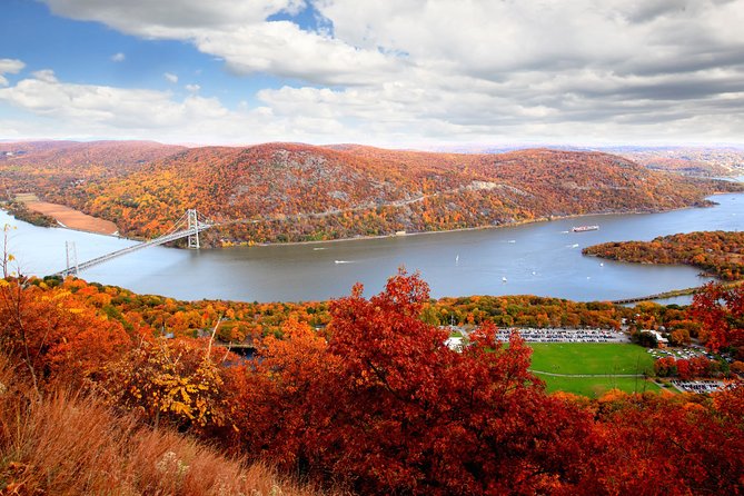Couple's Private Hudson Valley Fall Foliage Helicopter Tour from Westchester - Bridges, lighthouse, and river landmarks