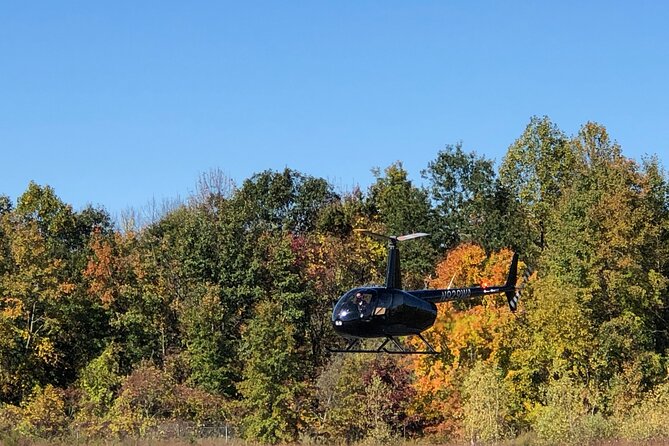 Couple's Private Hudson Valley Fall Foliage Helicopter Tour from Westchester - Kykuit and the Hudson River country estate view