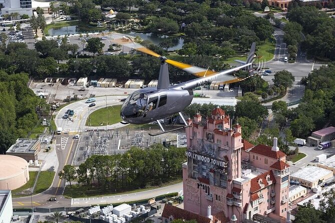 Day Flight 31 miles Helicopter Tour over all the Theme Parks - A short flight with a big Orlando view