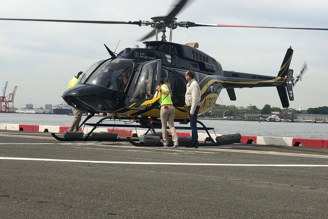 Deluxe Manhattan Helicopter Tour - From the Statue of Liberty to the Financial District