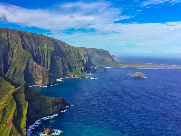 Doors Off West Maui and Molokai 45 minute Helicopter Tour - What the doors-off cabin is really like