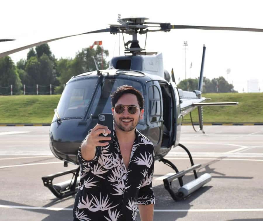 Dubai: 17-Minute Helicopter Tour over Palm Jumeirah - The takeoff and seating arrangement