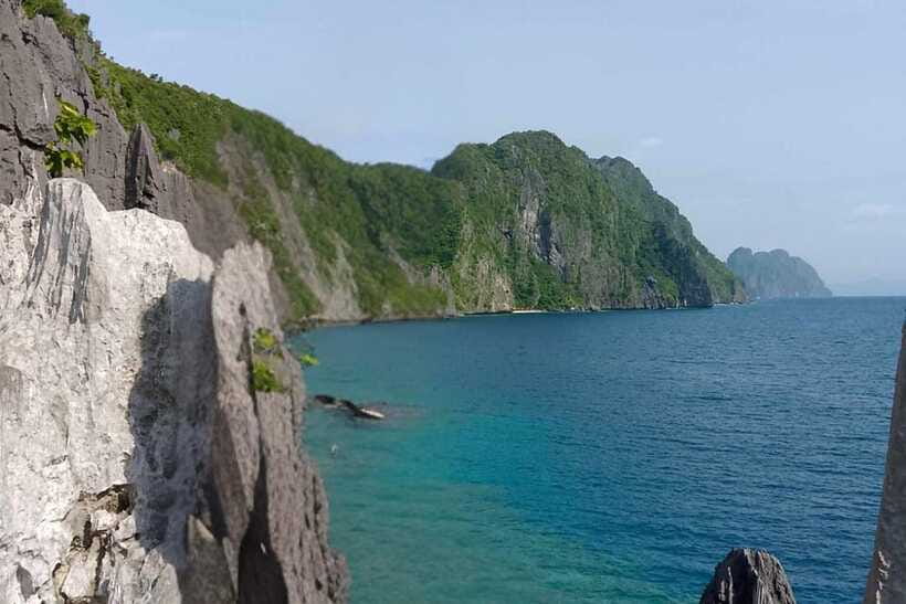 El Nido: Tour C to Hidden Beach, Helicopter Island & More - A picnic lunch keeps the day simple