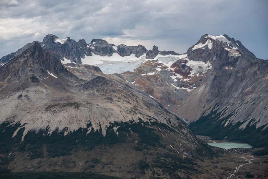 Emerald Lagoon Helicopter seeing - Pickup in Ushuaia and the four-minute safety briefing
