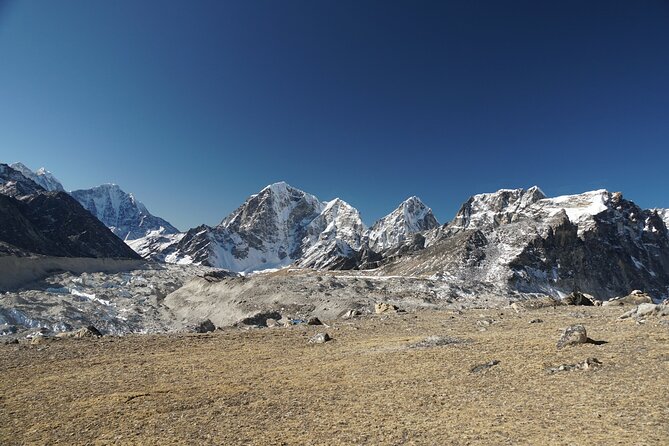Everest Base Camp Helicopter Tour landing at Everest View Hotel - The flight back to Kathmandu