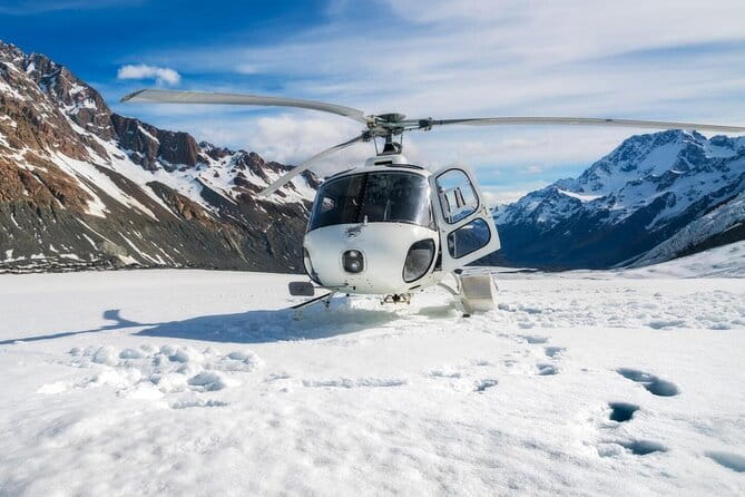 Everest Base Camp Trek with Helicopter Flight Back - Lobuche and the memorials at Thukla Pass