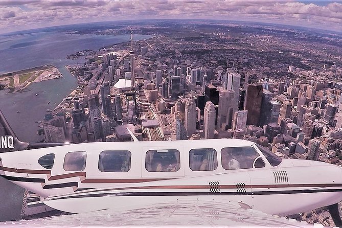 Exhilarating 120km Aerial Tour of Toronto with iflyTOTO - The airport lounge adds a useful touch