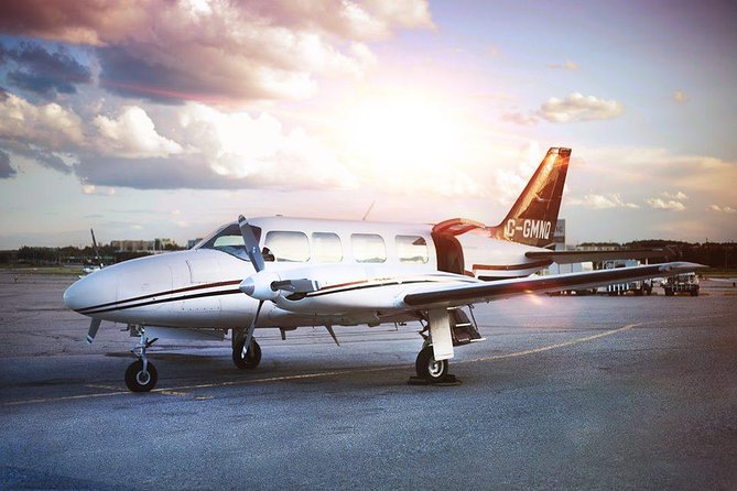 Exhilarating 120km Aerial Tour of Toronto with iflyTOTO - Who will enjoy this Toronto flight most