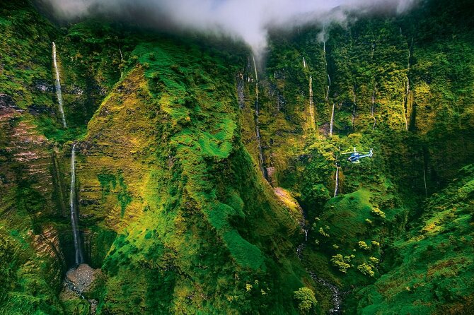 First Class Maui & Molokai Helicopter Tour with Landing - Why this helicopter route covers so much of Maui