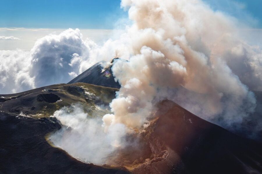 Fiumefreddo: Group Flight Helicopter Tour over Etna - Valle del Bove and the 1992 lava flows