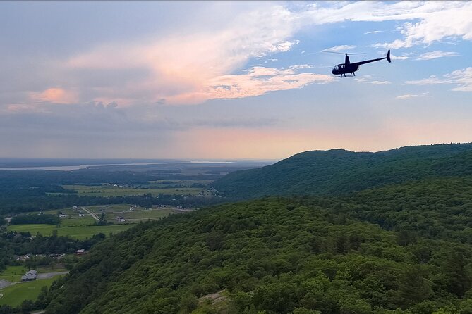 Fly over the City of Ottawa in a Helicopter - A calm experience for first-time flyers