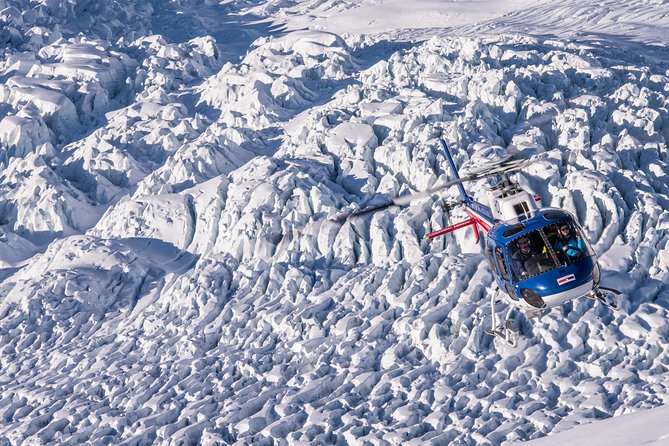Franz Josef: Neve Discoverer Helicopter Flight with snow landing - What happens at the Franz Josef base