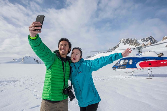 Franz Josef: Neve Discoverer Helicopter Flight with snow landing - The snow landing on the glacier
