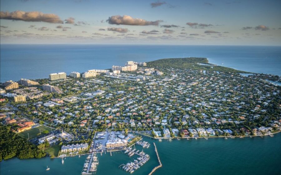 From Pembroke Pines: Helicopter Tour Over Miami - Safety, comfort, and passenger limits