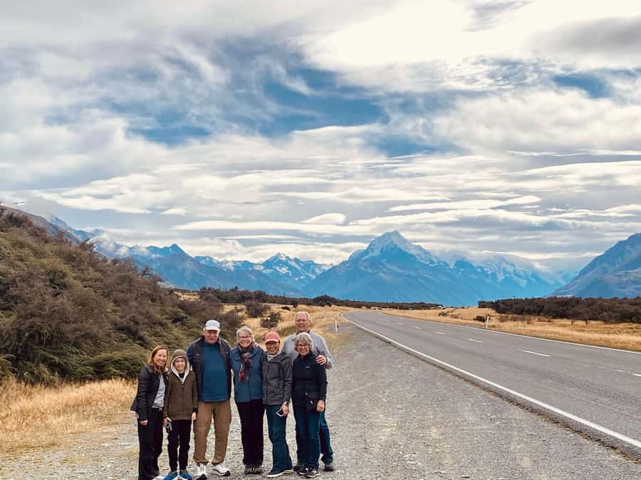 From Queenstown: Mount Cook Heli-Hike and Bus Tour Combo - Kawarau Gorge and Cromwell: a strong opening