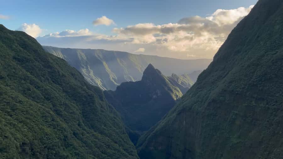 From St Pierre: helicopter flight over the whole of Reunion Island - Trou de Fer and Bélouve Forest