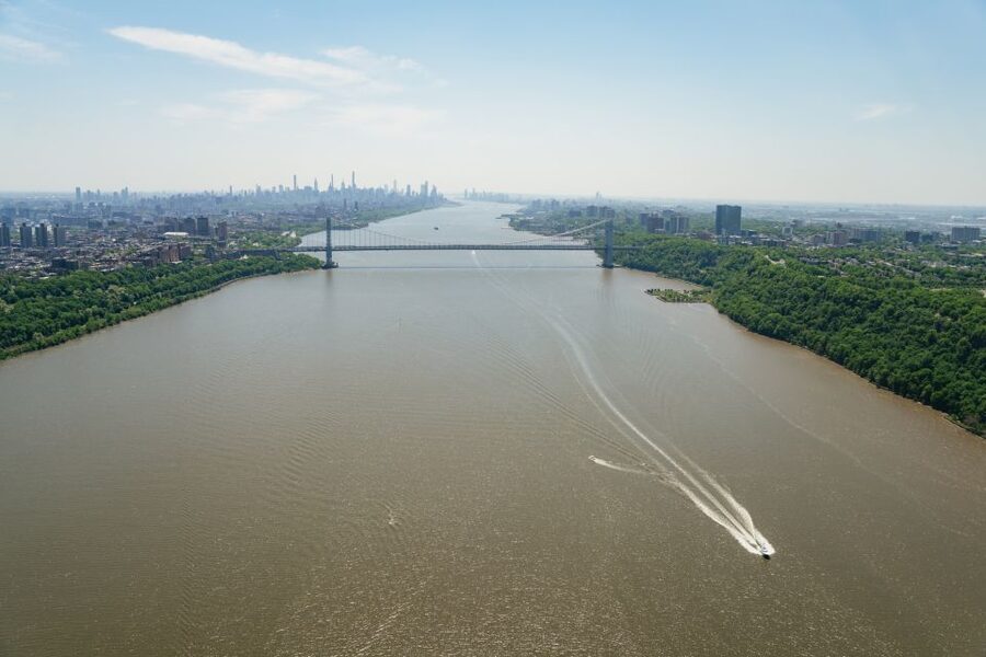 From Westchester: New York City Scenic Helicopter Tour - What the shared cabin means for your experience