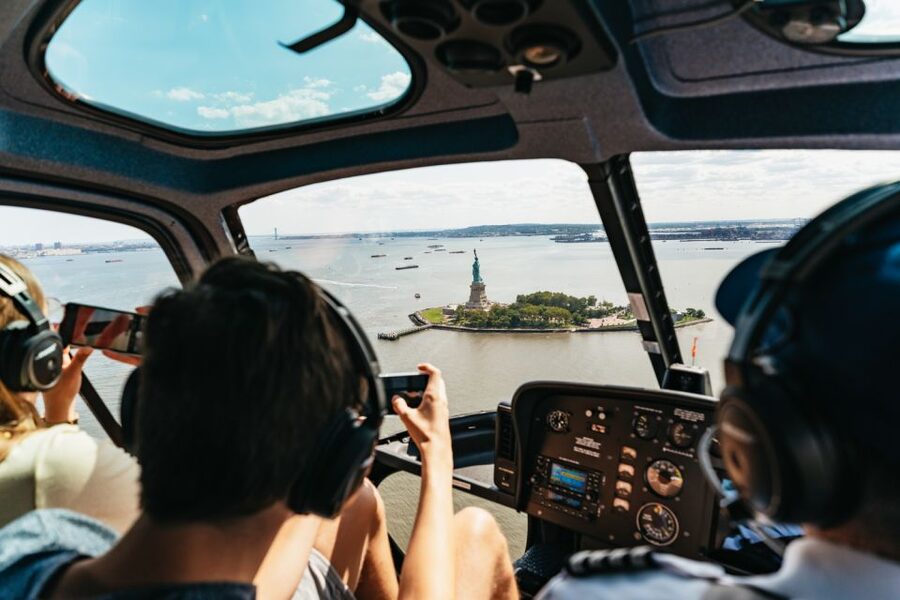 From Westchester: Private NYC Helicopter Tour for 2-6 People - The route from Yankee Stadium to Midtown Manhattan