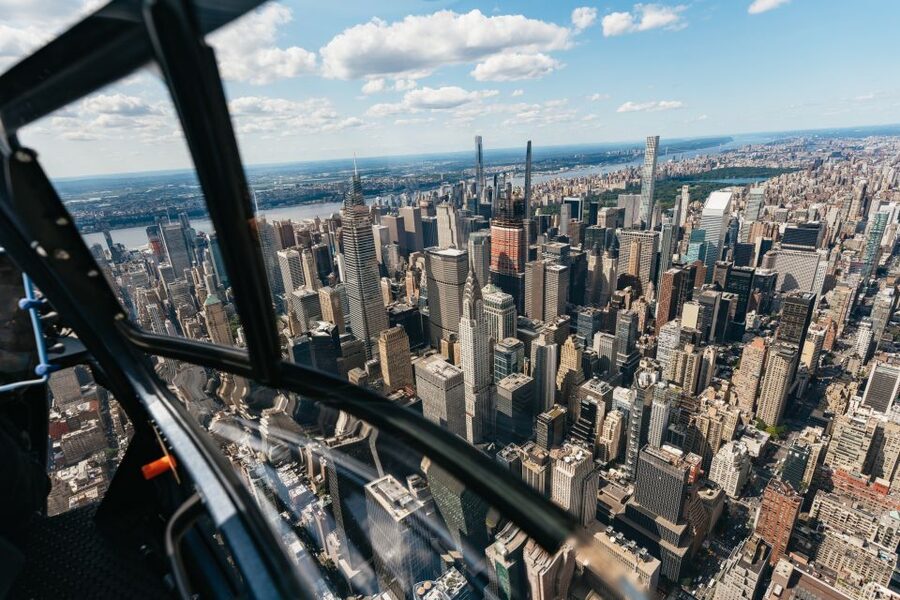 From Westchester: Private NYC Helicopter Tour for 2-6 People - Daylight, sunset, or evening over New York